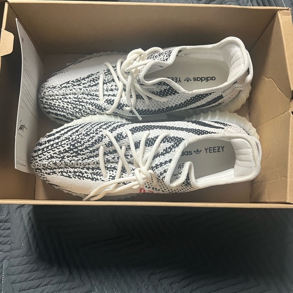 Yeezy Boost 350 V2 Zebra Size 10.5